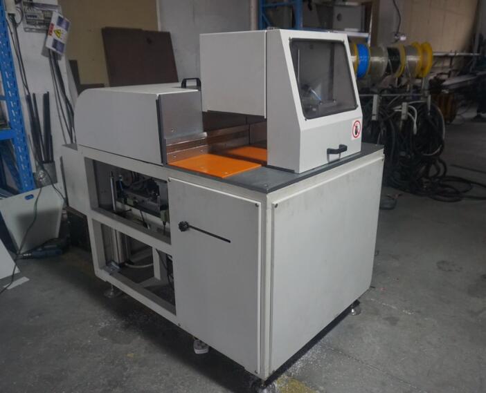 半自動(dòng)鋁精切鋸