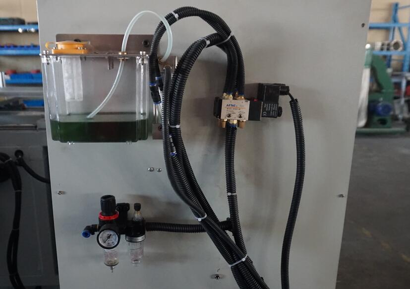 全自動(dòng)鋁材切割機(jī)微量潤(rùn)滑裝置